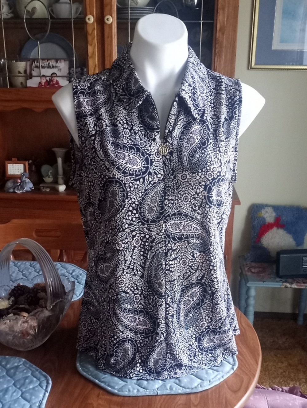 Tommy Hilfiger Sleeveless Paisley Collared Top